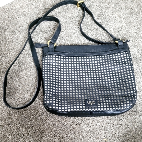 Fossil Leather Gingham Crossbody Purse with lots of pockets - Picture 1 of 14